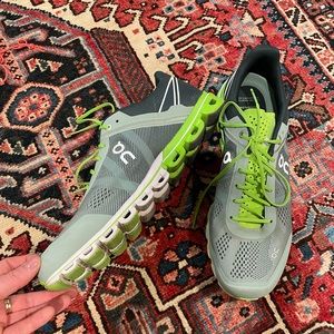 On Running CloudFlow green size 12 — good condition